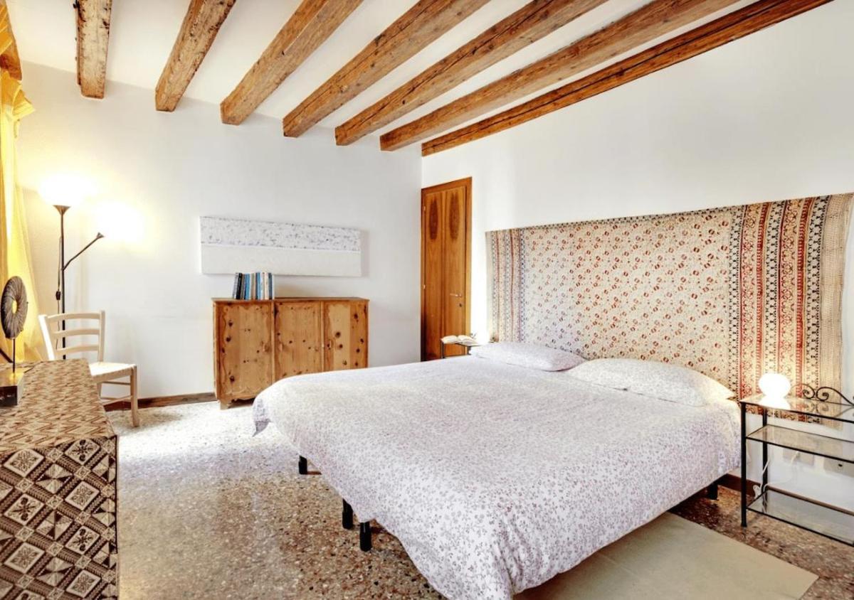 Tiziano Apartament *